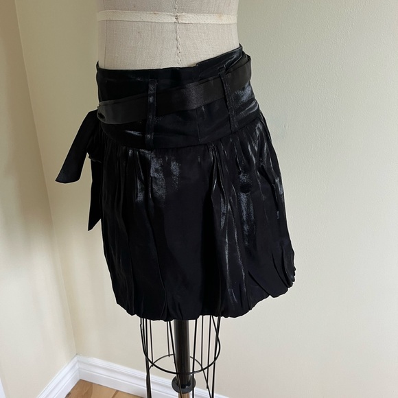 Stylish black bubble skirt with tie waist, metallic sheen, side zip - Picture 6 of 9